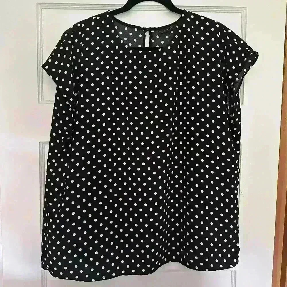 HALOGEN- PRE-OWNED- black ivory lady dot blouse